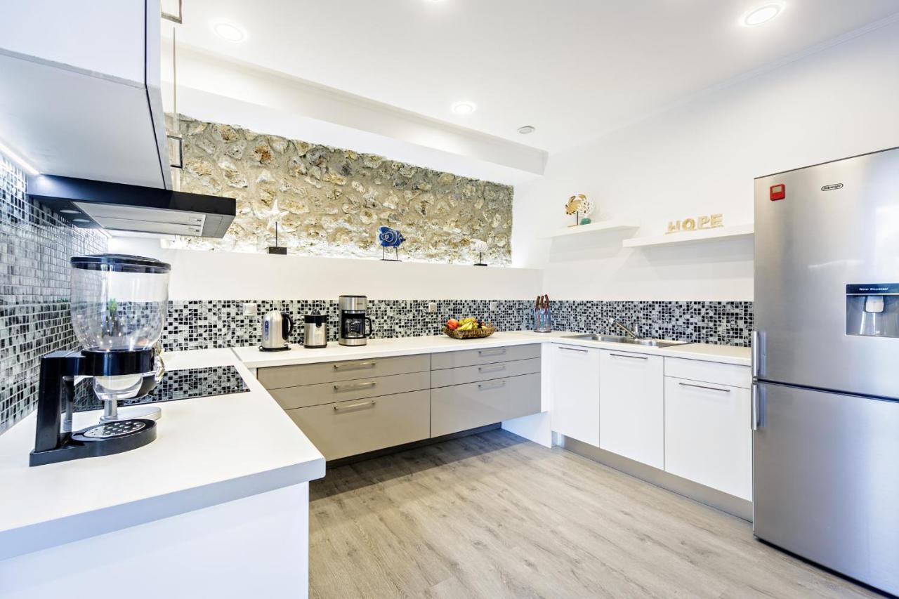 Filia Stone Villa Gouvia Exterior foto