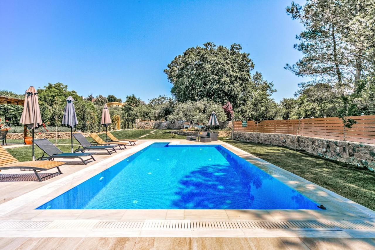 Filia Stone Villa Gouvia Exterior foto